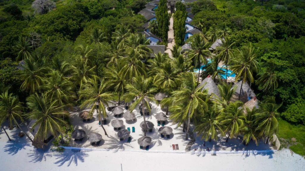 pinewood resort weekend deals